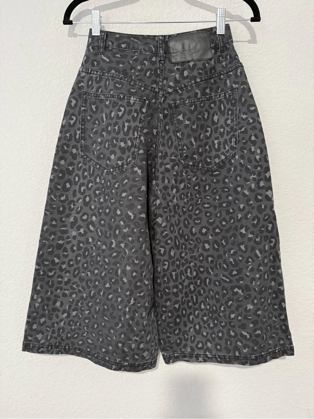 NWT adidas Originals Leopard Print Loose Denim Pants - Size 23”